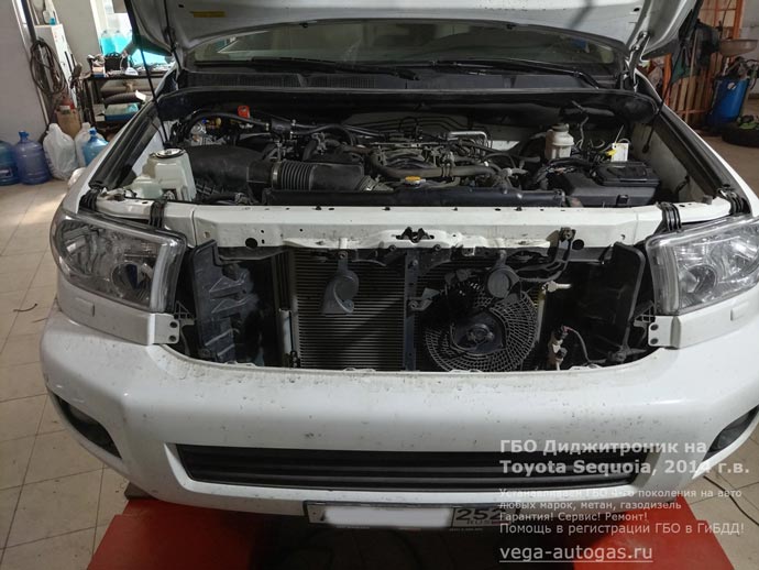 ГБО Диджитроник в подкапотном пространстве, установка на Тойота Секвойя 014 г.в., 5.7 л., 381 л.с., с пробегом 115 000 км., ВЗУ под задним бампером, тороидальный баллон 98 литров под кузовом, сзади, на месте запасного колеса, Нижний Новгород, Дзержинск