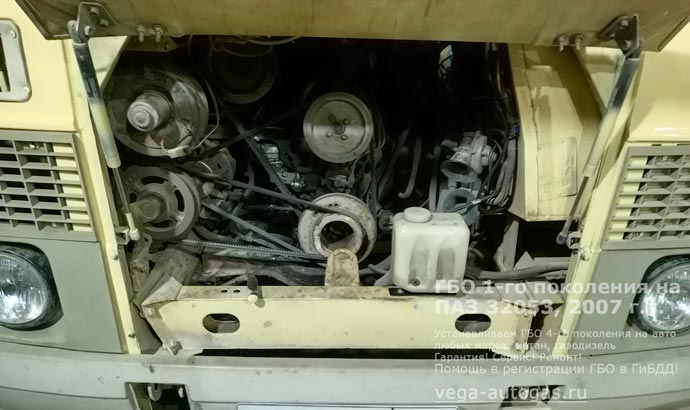 подкапотная компоновка, установка ГБО 1-го поколения на ПАЗ 32053 2007 г.в., 4,6 л., 130 л.с., пробег: 68 000 км., 2 цилиндрических баллона по 90 литров под задним свесом с демонтажом запасного колеса, Нижний Новгород, Дзержинск